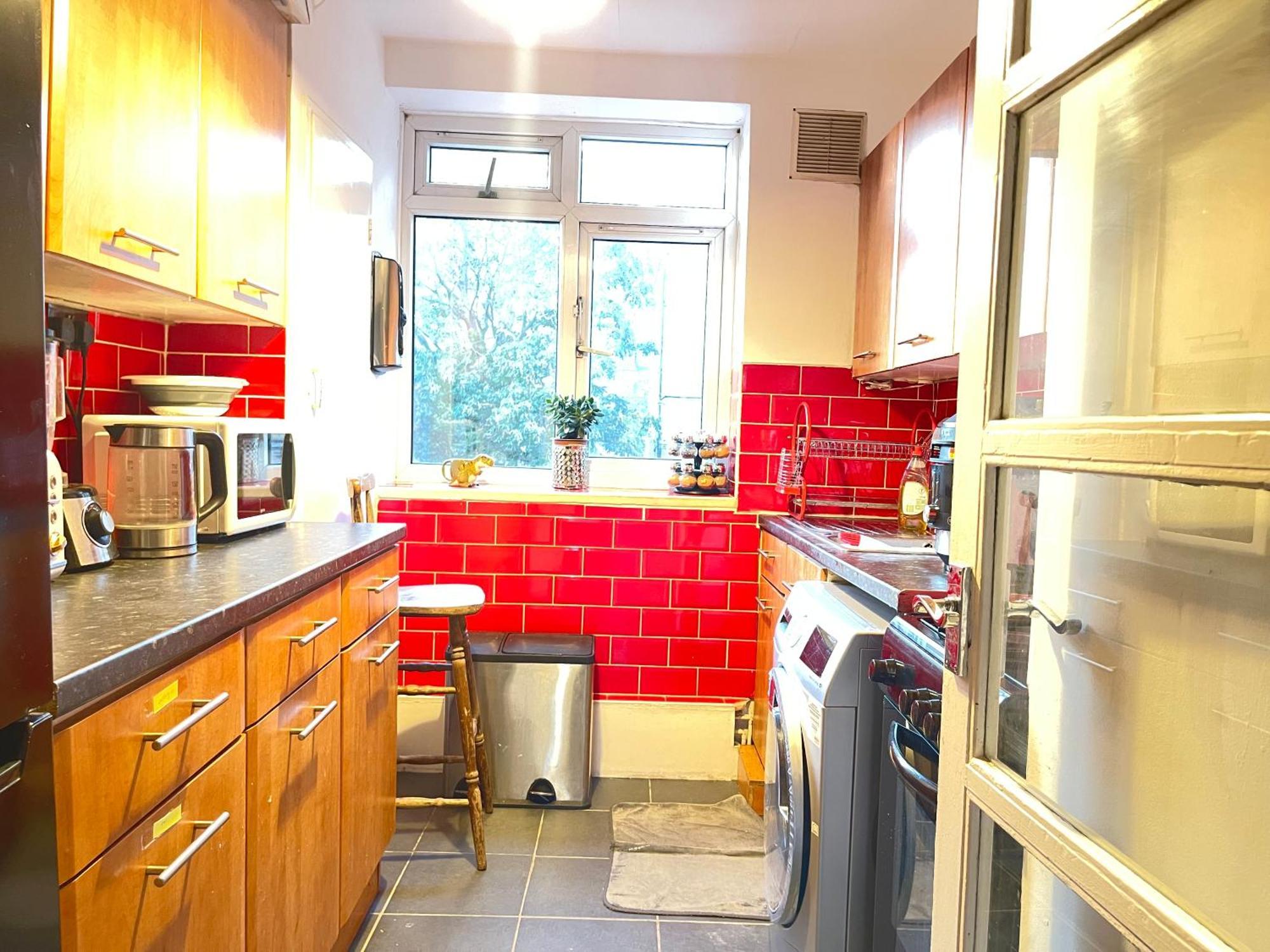 Room With King Size Bed And Shared Kitchen เรนส์พาร์ค ภายนอก รูปภาพ